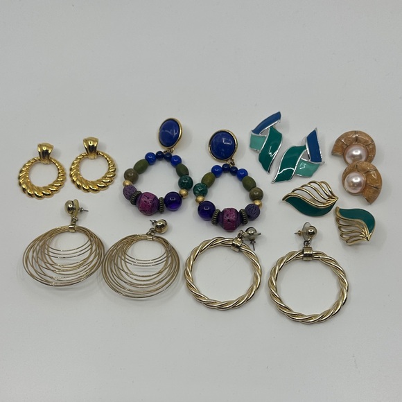 Jewelry - Lots Of Fabulous Vintage Earrings